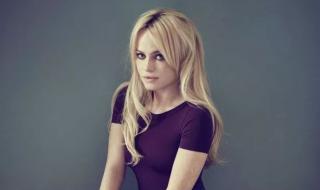 j姐是男的还是女的?